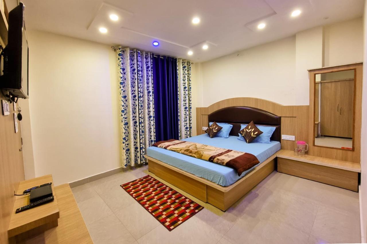 Mohan Home Stay Далхаузі Екстер'єр фото