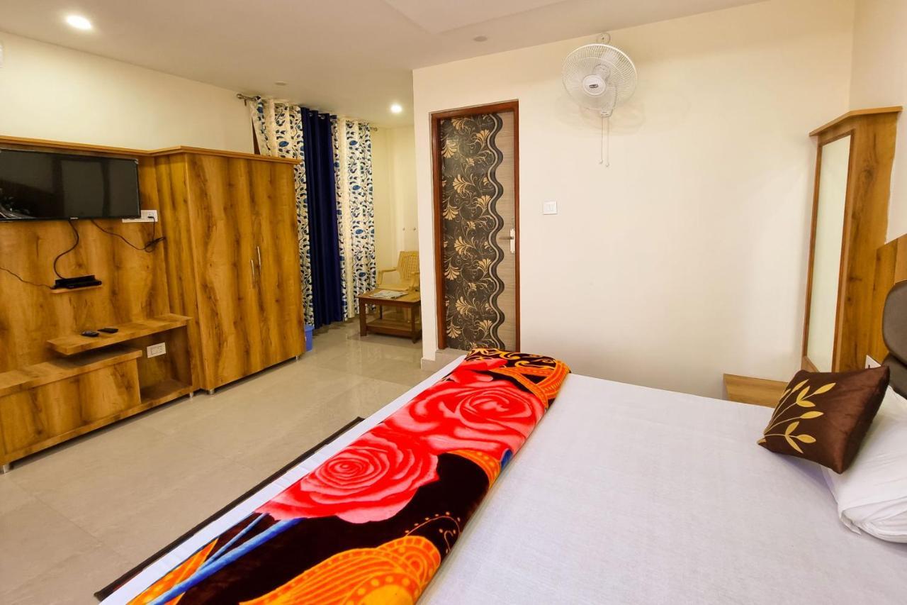 Mohan Home Stay Далхаузі Екстер'єр фото