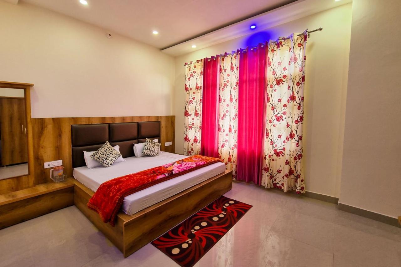 Mohan Home Stay Далхаузі Екстер'єр фото